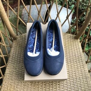 Clarks Cloudsteppers Slip-On Flats-Breeze Ayla-Navy 9 Wide